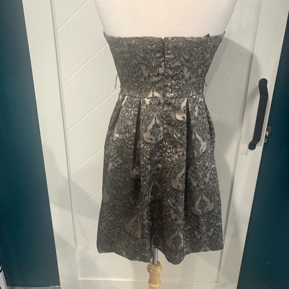 Le Chateau Silver &‎ Black Damask Jacquard Strapless Dress Large - Picture 6 of 7